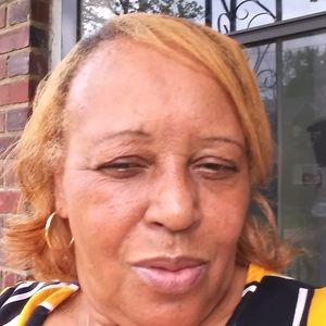 Meet your Posher, Elaine